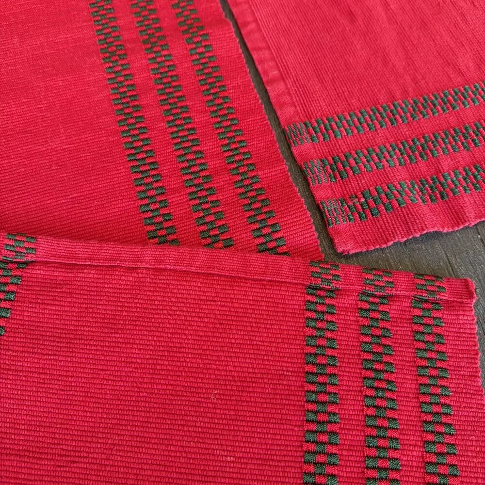 PIER 1 Set Christmas Holiday Red Check Plaid Table Runner 6 Placemats 14